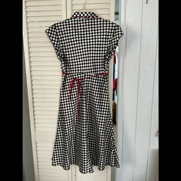 Pola dot polyester dress with tie waste - Picture 5 of 6